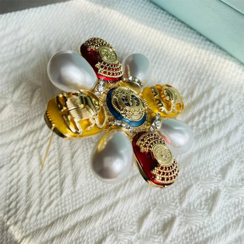 Aysegül Novelty Brooch Pin