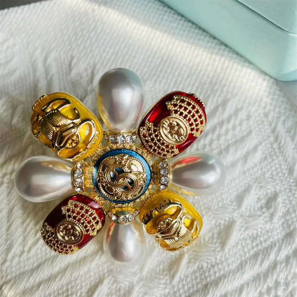 Aysegül Novelty Brooch Pin