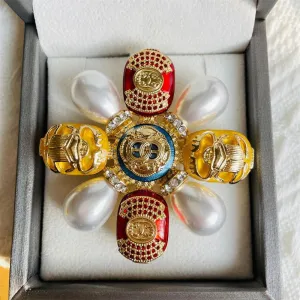 Aysegül Novelty Brooch Pin