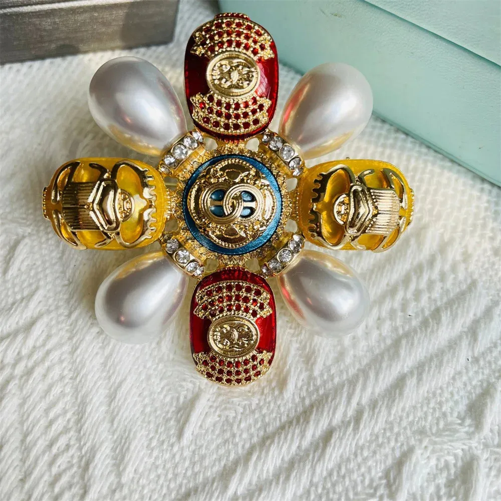 Aysegül Novelty Brooch Pin