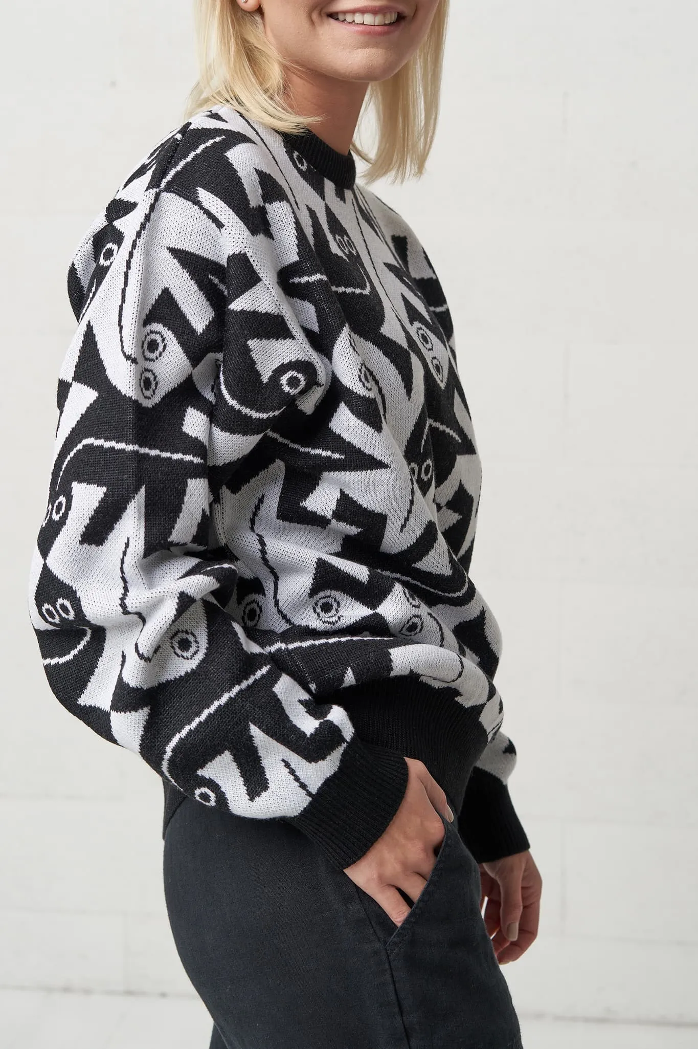 Casual look wool lizard sweater