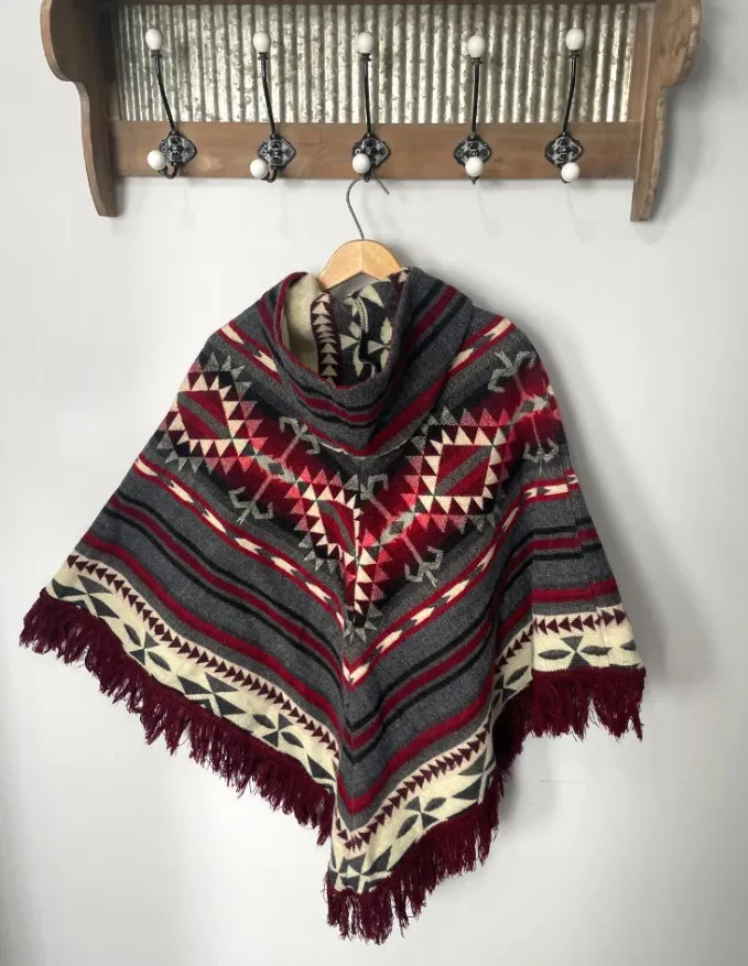 Cozy Western Style Boho Alpaca Poncho With Fringe
