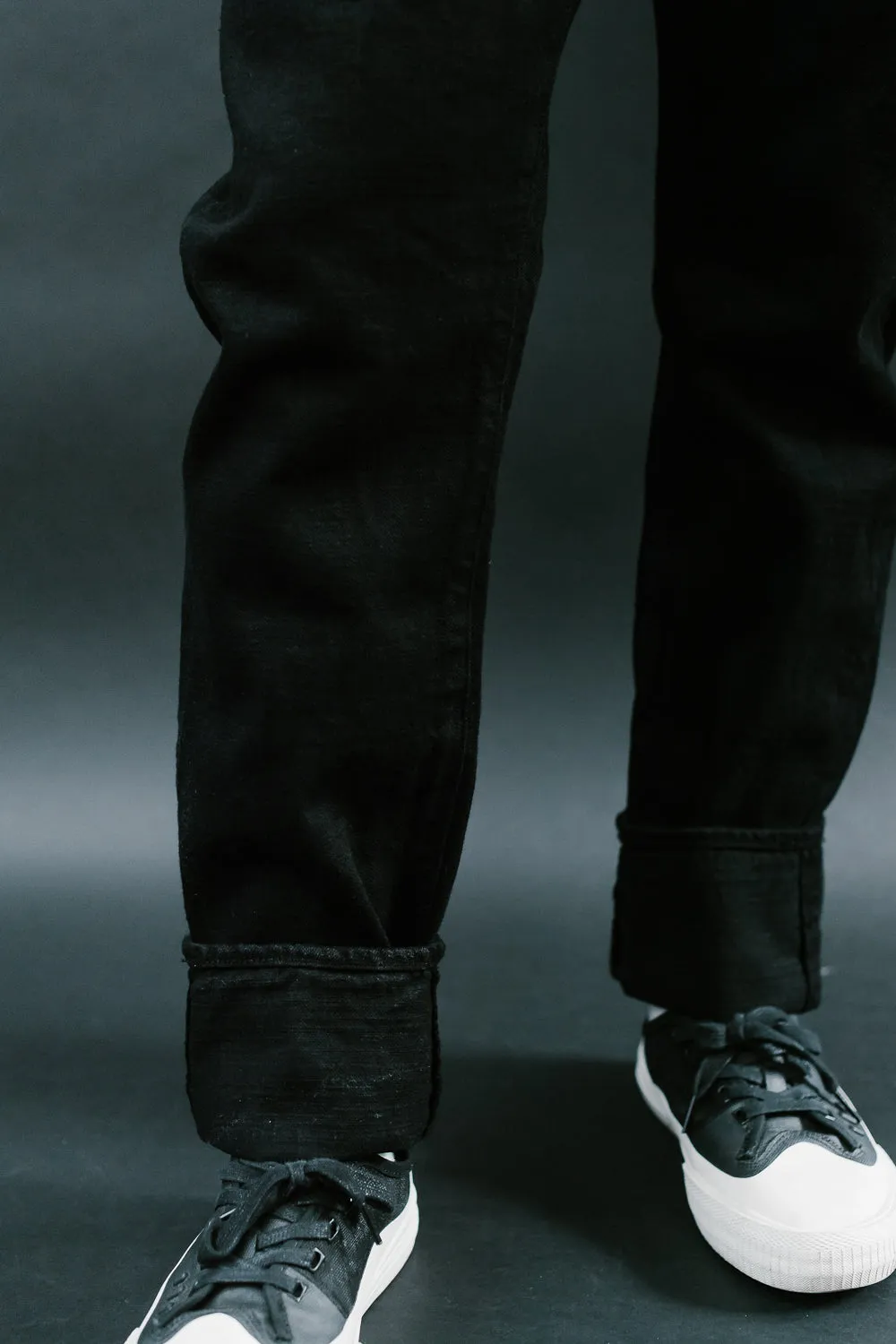 14oz Kurozome Relaxed Taper Selvedge Jeans - Black
