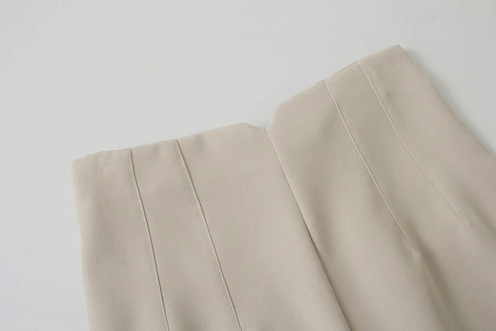 Elegant crease-free trousers for all occasions