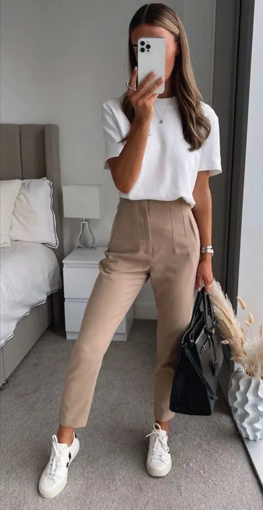 Elegant crease-free trousers for all occasions