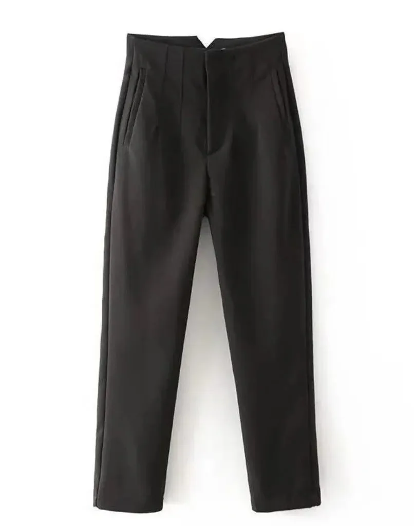 Elegant crease-free trousers for all occasions