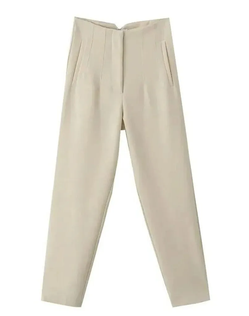 Elegant crease-free trousers for all occasions