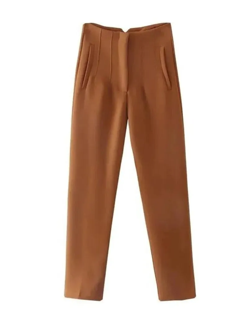 Elegant crease-free trousers for all occasions