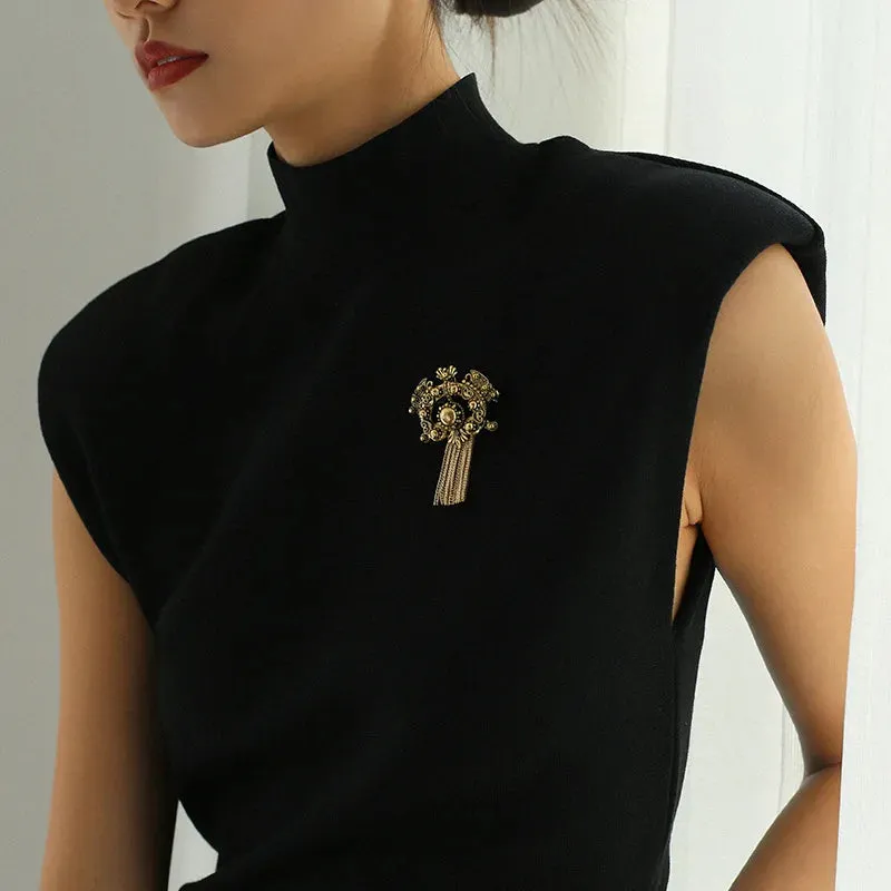 Mal Leather Brooch Pin