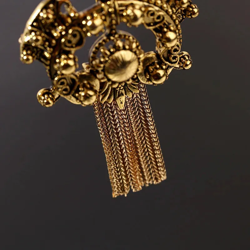Mal Leather Brooch Pin