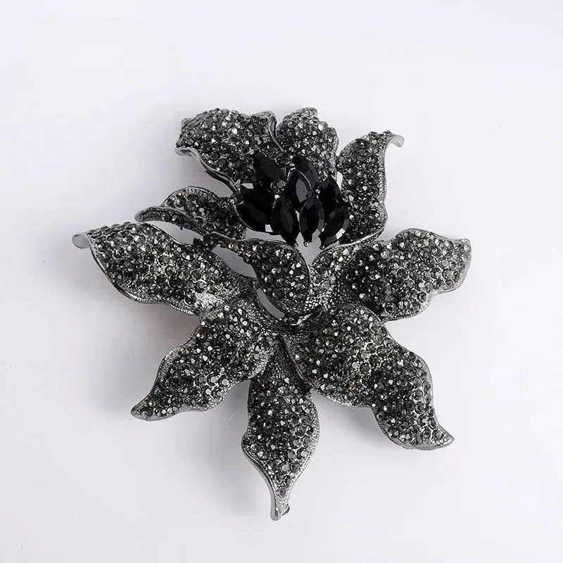 Mert Lace Brooch Pin