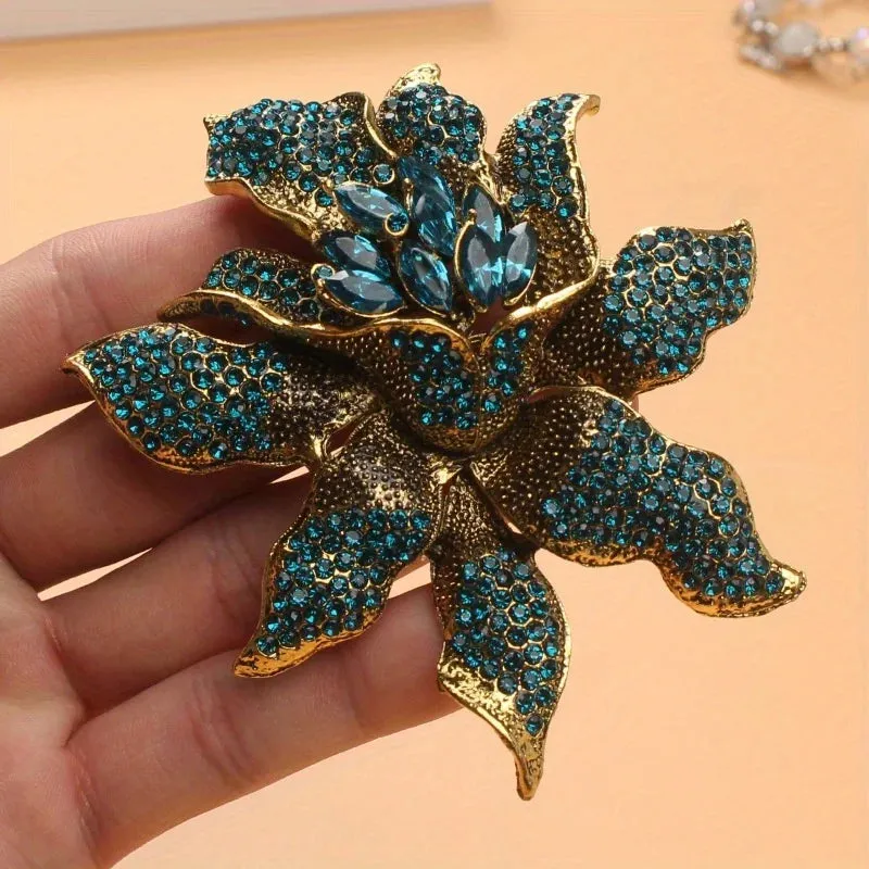 Mert Lace Brooch Pin