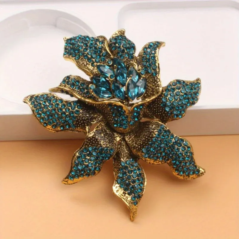 Mert Lace Brooch Pin