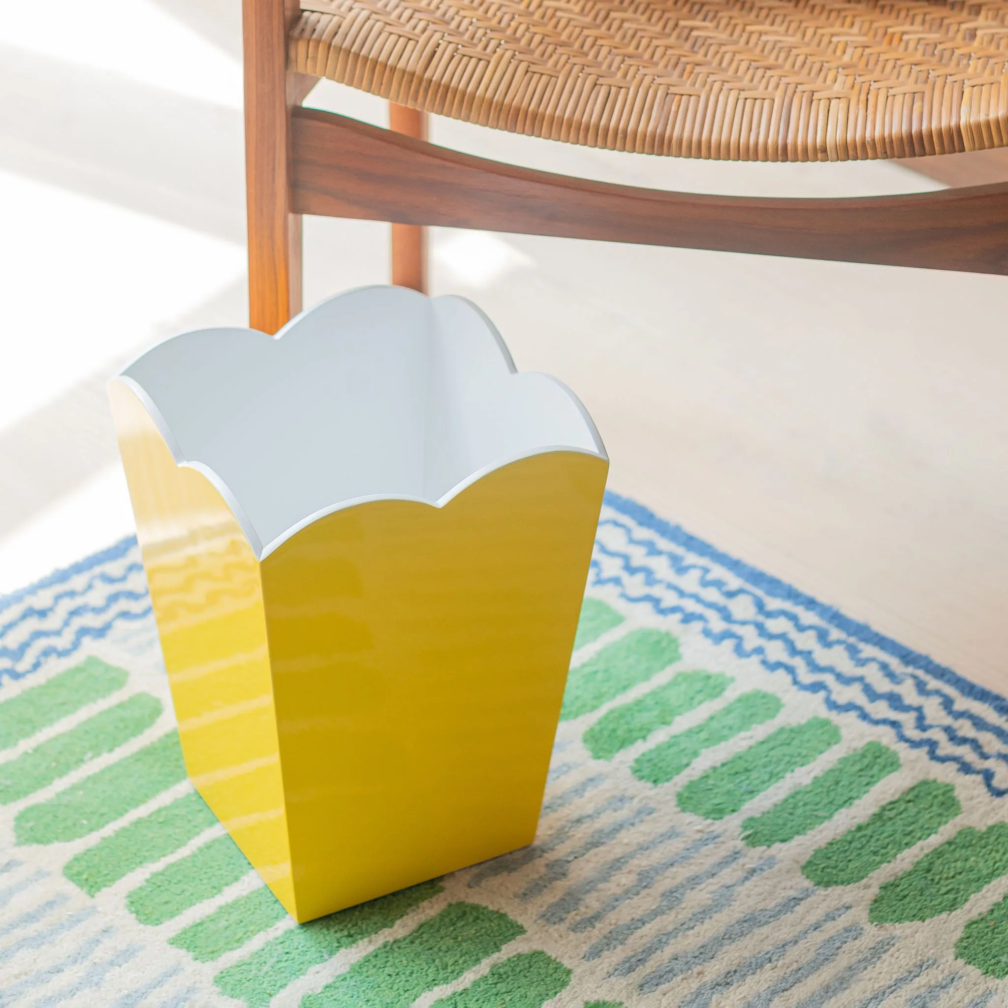 Scalloped Lacquer Bin – Yellow & White